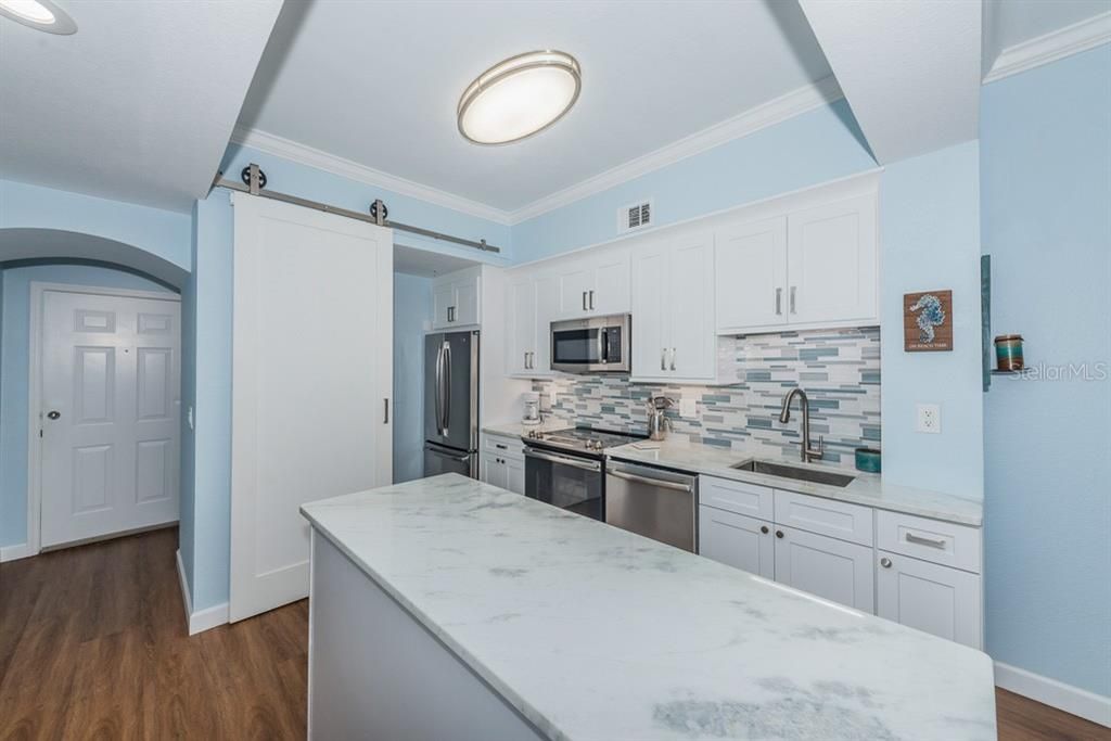 Recently Sold: $325,000 (1 beds, 1 baths, 743 Square Feet)