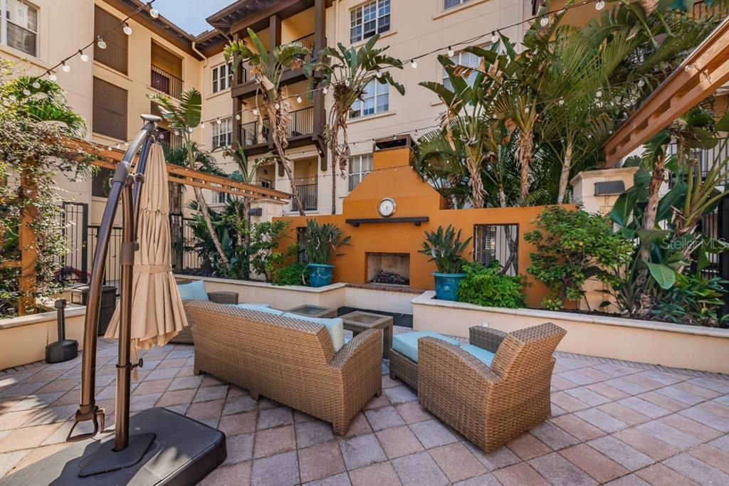 Recently Sold: $325,000 (1 beds, 1 baths, 743 Square Feet)