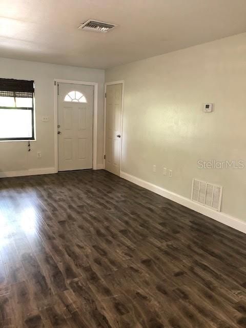 Recently Rented: $1,200 (1 beds, 1 baths, 716 Square Feet)