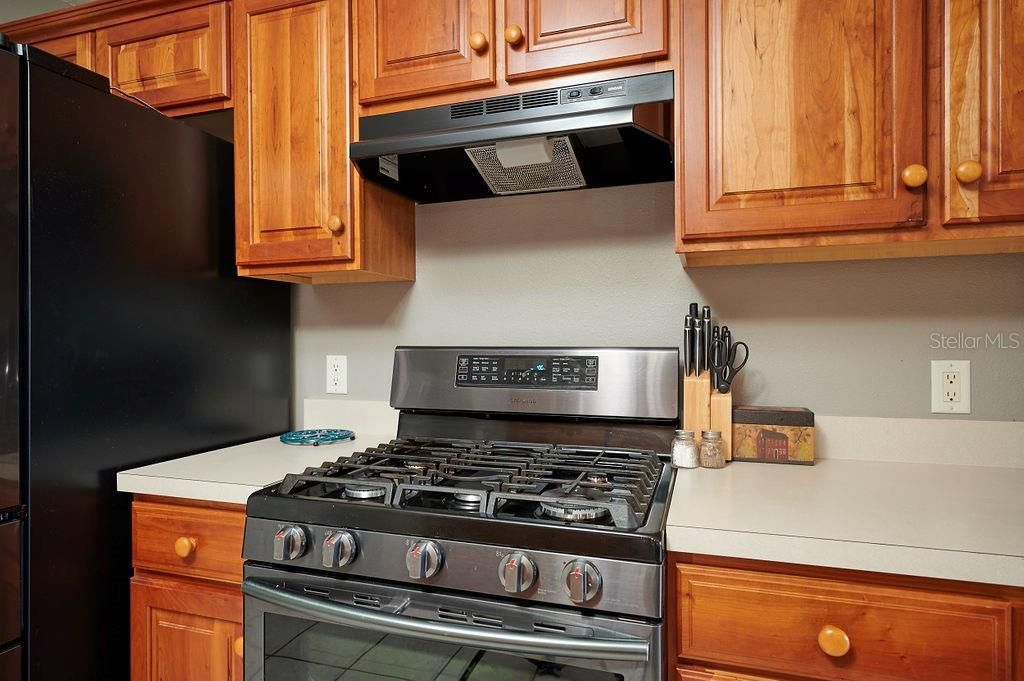 The natural gas stove is great for cooking