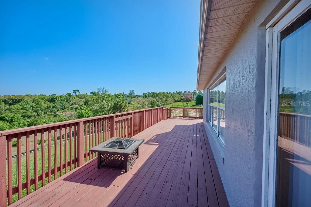 Large deck offers plenty of space for entertaining or for relaxing