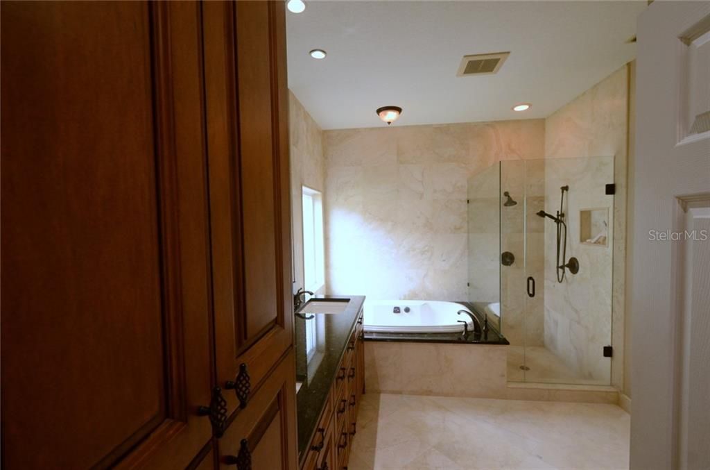 最近售出: $524,900 (3 贝兹, 2 浴室, 1971 平方英尺)