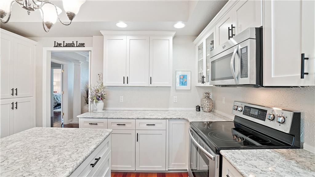 Recently Sold: $695,000 (2 beds, 2 baths, 1822 Square Feet)