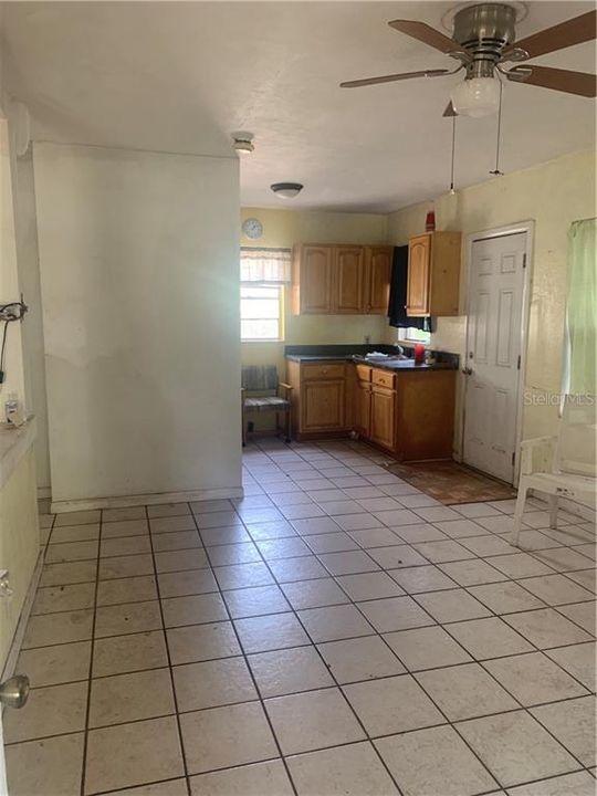 Recently Sold: $129,000 (2 beds, 1 baths, 759 Square Feet)