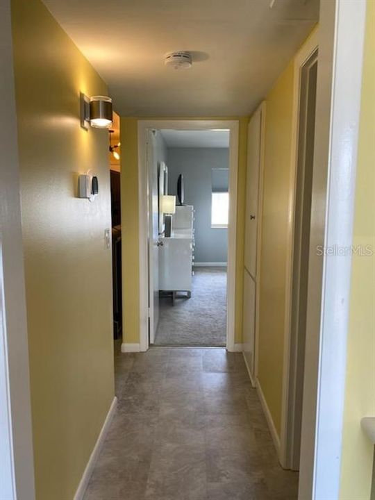 Recently Sold: $134,900 (2 beds, 1 baths, 910 Square Feet)