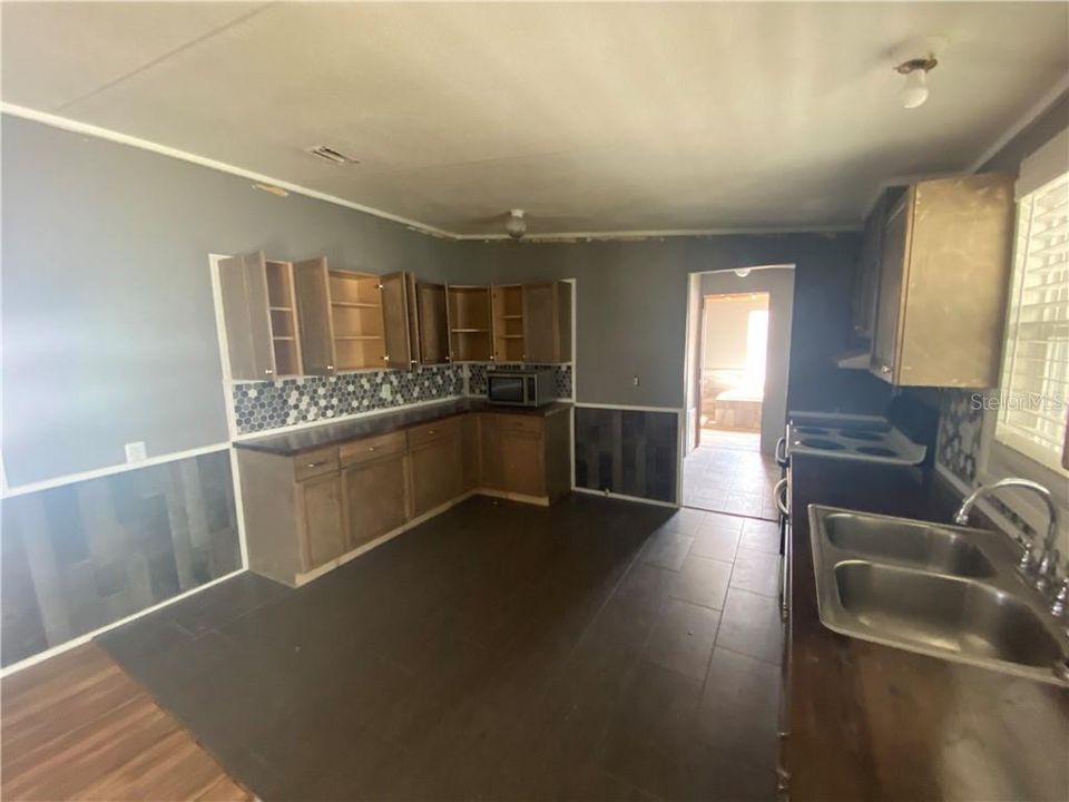 Recently Sold: $99,900 (3 beds, 2 baths, 1539 Square Feet)