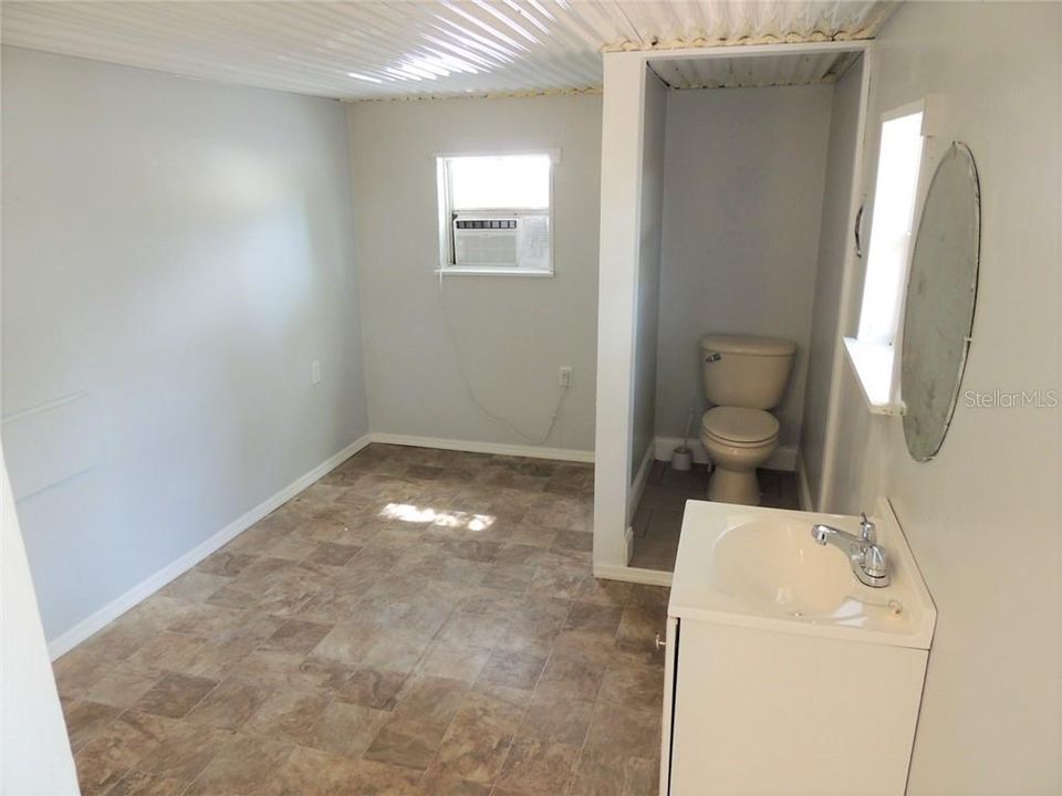 Recently Rented: $1,400 (2 beds, 1 baths, 624 Square Feet)