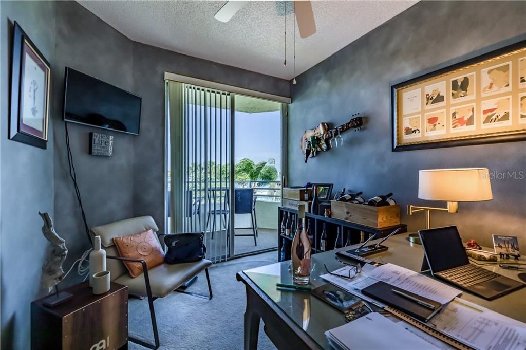 Recently Sold: $569,000 (2 beds, 2 baths, 1300 Square Feet)