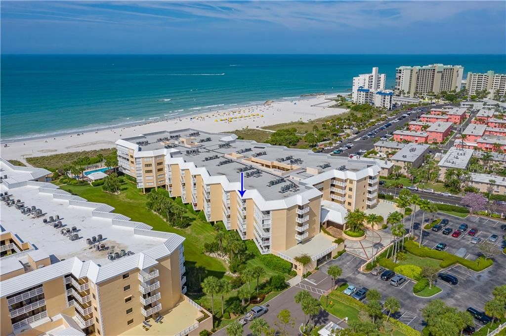 Welcome to Silver Sands Beach & Racquet Club ! Top Floor Unit with views!