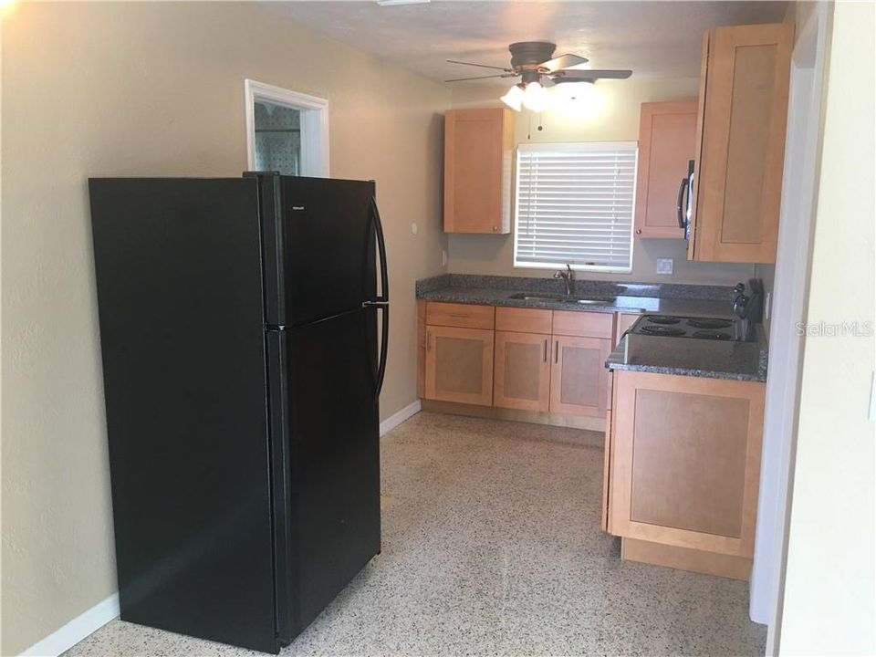 Recently Rented: $1,595 (1 beds, 1 baths, 700 Square Feet)