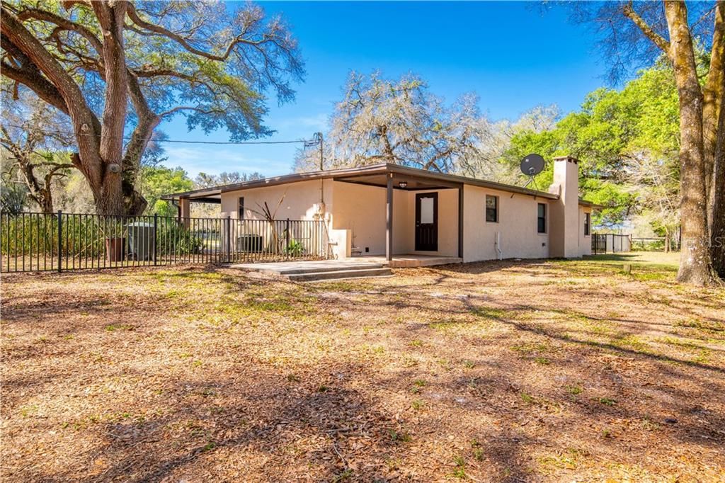 Recently Sold: $349,900 (3 beds, 2 baths, 1984 Square Feet)