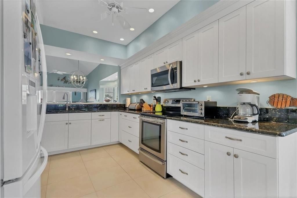 Recently Sold: $575,000 (3 beds, 3 baths, 1631 Square Feet)