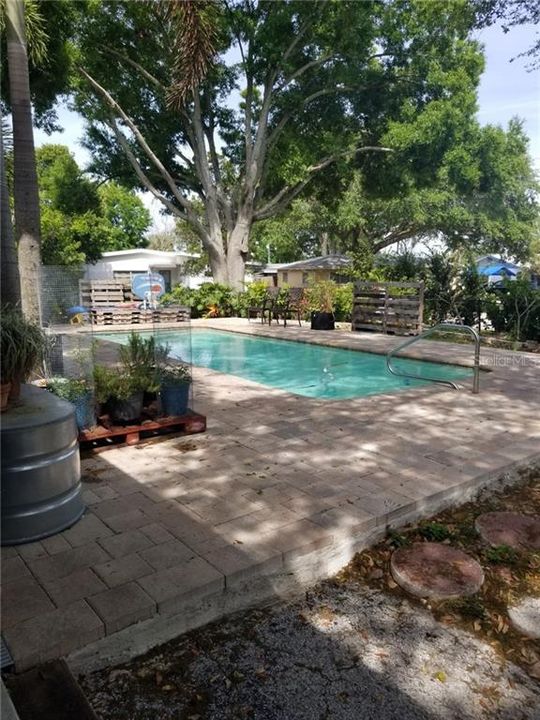 Recently Sold: $600,000 (5 beds, 3 baths, 3278 Square Feet)