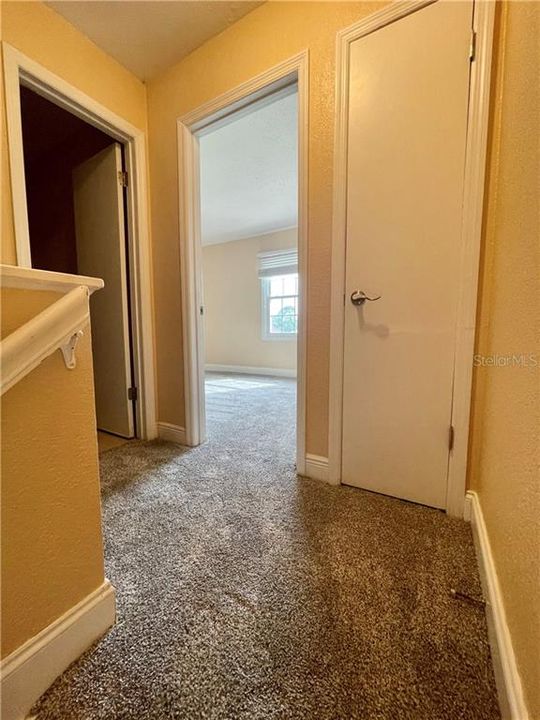 Recently Rented: $1,300 (2 beds, 1 baths, 928 Square Feet)
