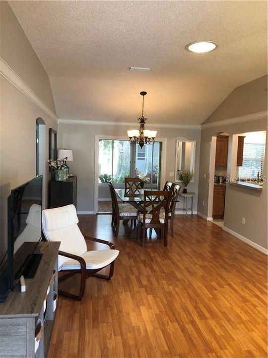 Recently Sold: $239,900 (2 beds, 2 baths, 1428 Square Feet)