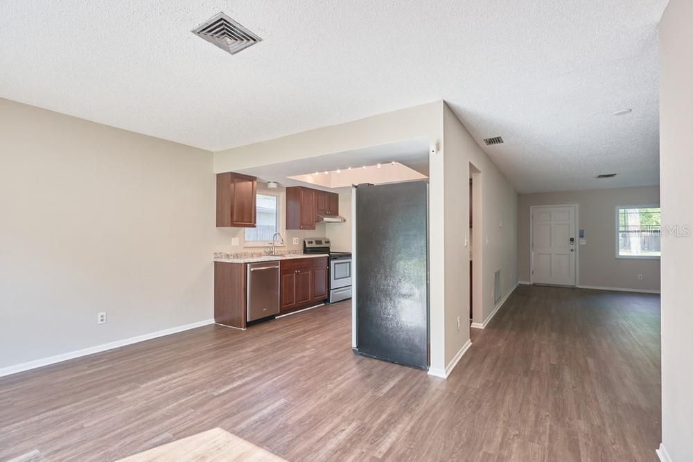 Recently Sold: $246,900 (2 beds, 2 baths, 1068 Square Feet)