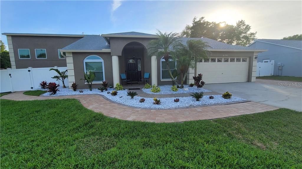Recently Sold: $589,900 (6 beds, 4 baths, 2829 Square Feet)