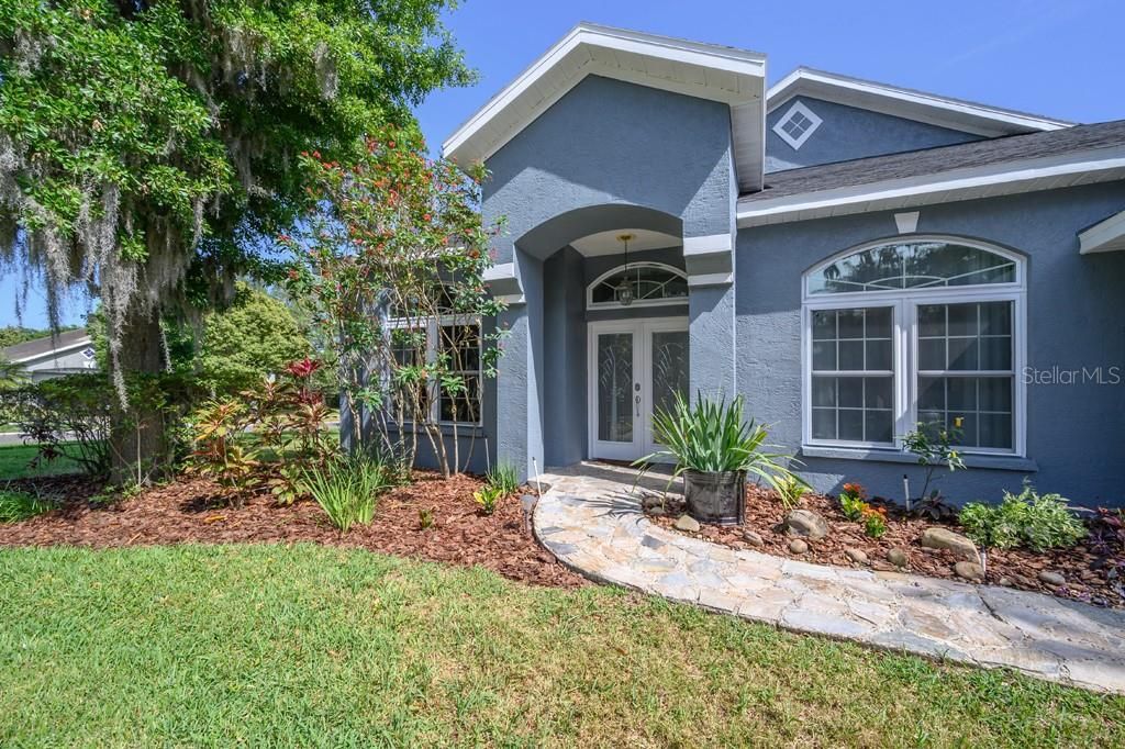 Recently Sold: $340,000 (4 beds, 2 baths, 2215 Square Feet)