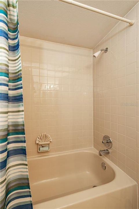 最近售出: $92,200 (2 贝兹, 2 浴室, 1135 平方英尺)