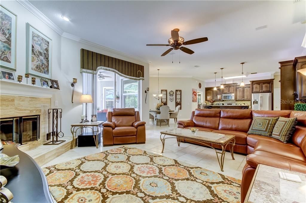 Recently Sold: $850,000 (4 beds, 3 baths, 3112 Square Feet)