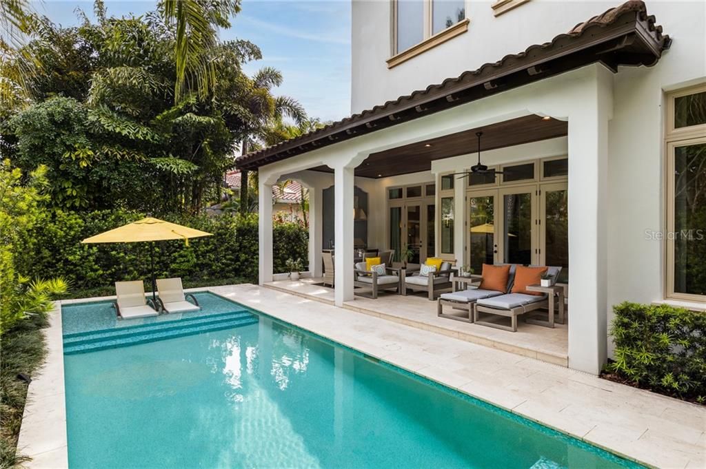 Recently Sold: $2,250,000 (4 beds, 4 baths, 4514 Square Feet)