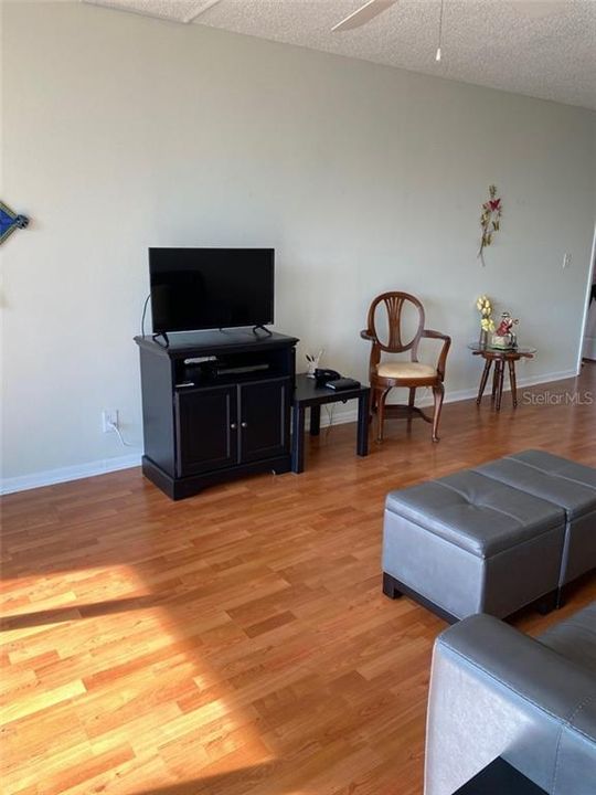Recently Sold: $134,900 (1 beds, 1 baths, 750 Square Feet)