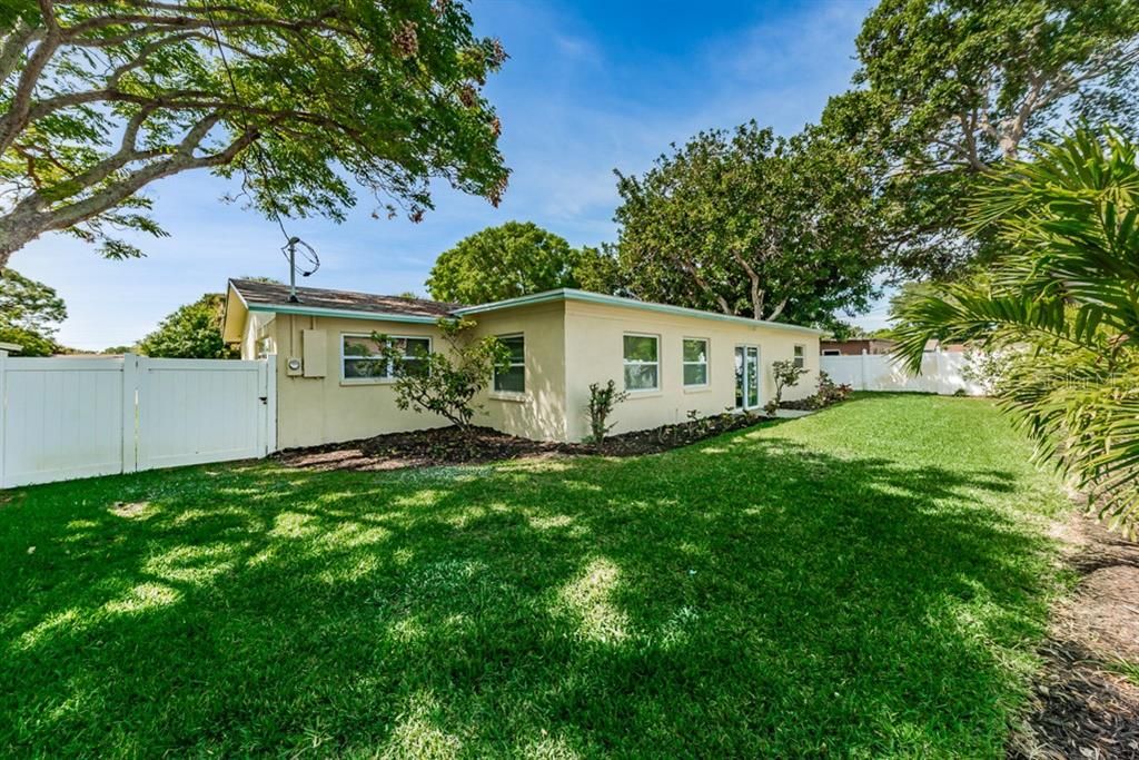 Recently Sold: $449,000 (3 beds, 2 baths, 2040 Square Feet)