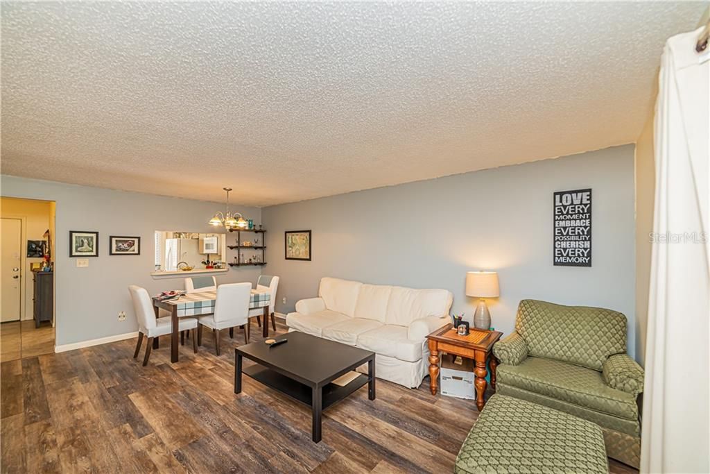 Recently Sold: $94,777 (2 beds, 2 baths, 1089 Square Feet)