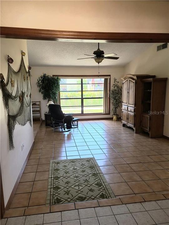 Recently Sold: $250,000 (3 beds, 2 baths, 1592 Square Feet)