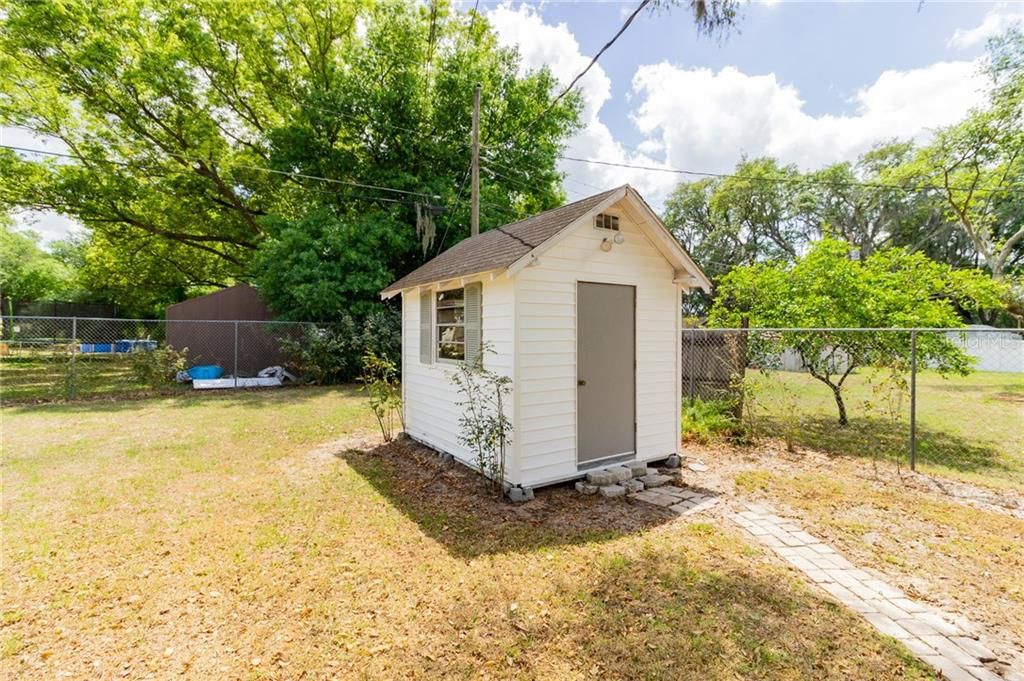 Recently Sold: $153,000 (2 beds, 1 baths, 884 Square Feet)