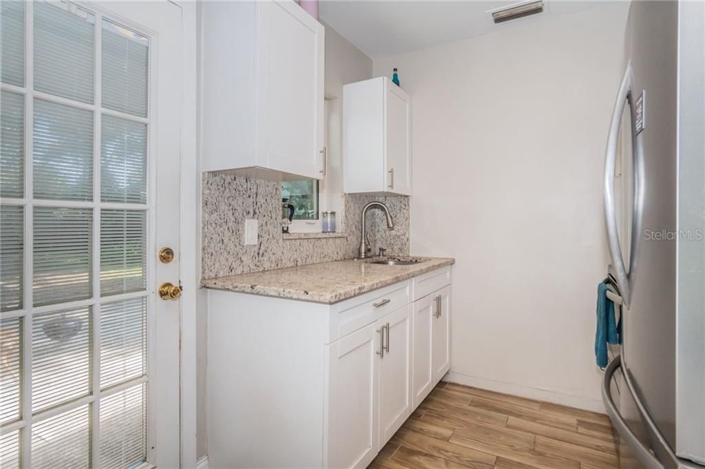 Recently Sold: $289,000 (3 beds, 1 baths, 1270 Square Feet)