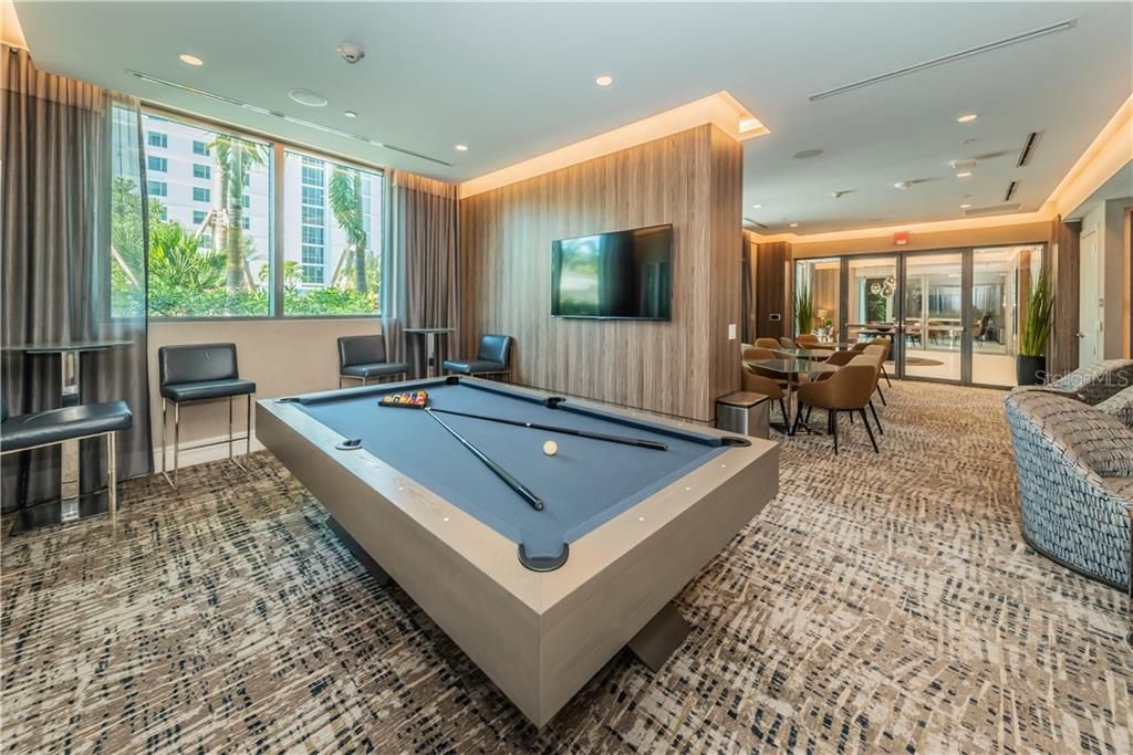 Recently Sold: $1,046,967 (2 beds, 2 baths, 1402 Square Feet)