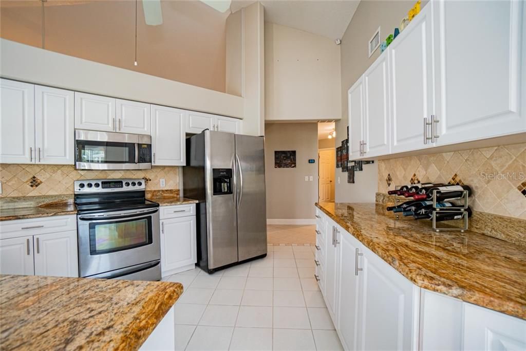 Recently Sold: $270,000 (2 beds, 2 baths, 1633 Square Feet)