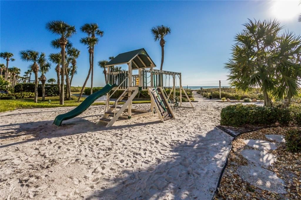 Recently Sold: $899,000 (3 beds, 2 baths, 1532 Square Feet)