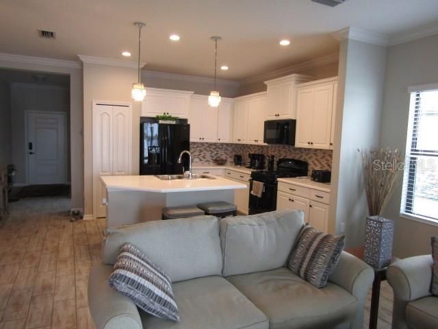 Recently Sold: $349,500 (2 beds, 2 baths, 1524 Square Feet)