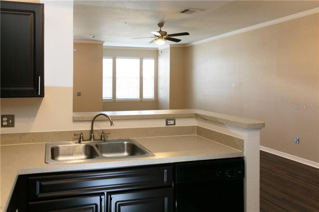 Недавно арендовано: $2,438 (3 спален, 2 ванн, 1423 Квадратных фут)