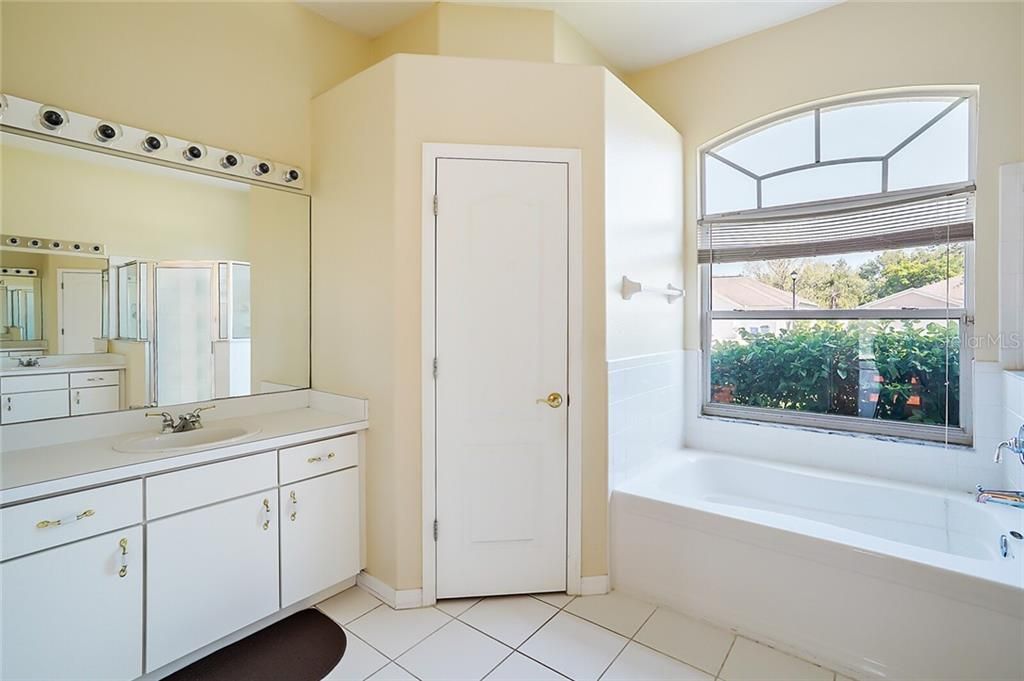 This Toilet Closet also has a linen closet, which allows more usage of your vanities for your personal items instead stacking them up with towels!