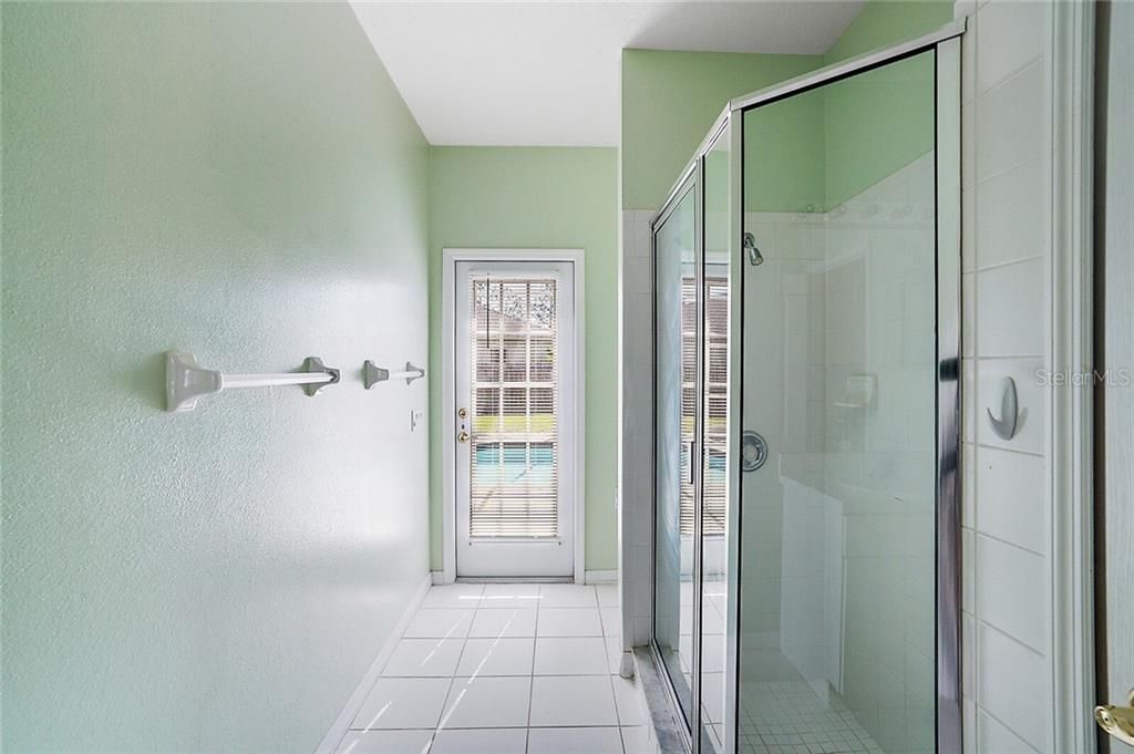 This Pool Bath also provides a nice Walk-in Shower - which is perfect after a day in the sun!