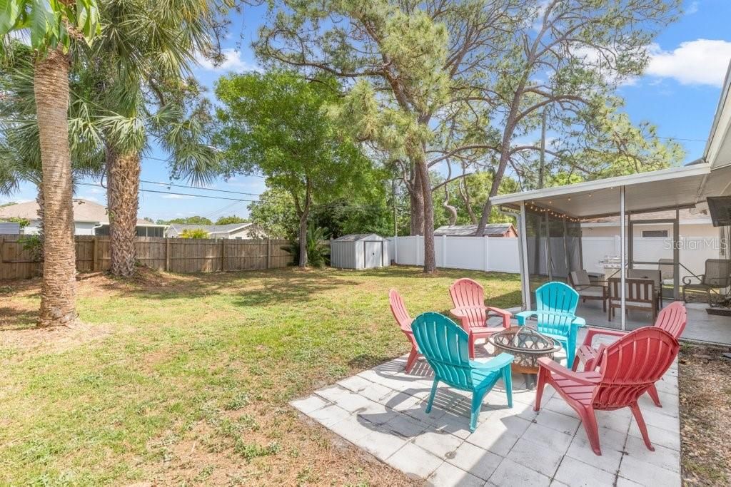 Recently Sold: $299,999 (3 beds, 2 baths, 1327 Square Feet)