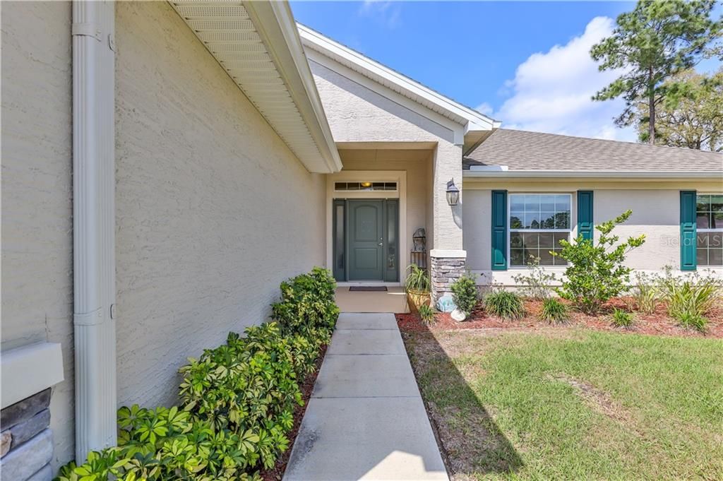 Recently Sold: $250,000 (4 beds, 2 baths, 1733 Square Feet)