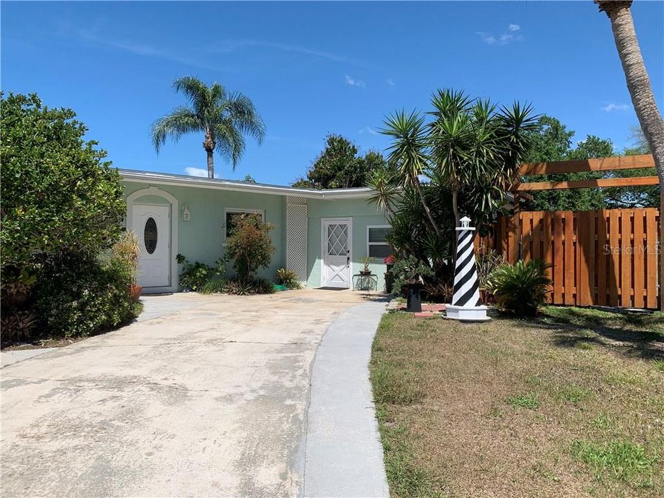 Recently Sold: $309,900 (3 beds, 2 baths, 1911 Square Feet)