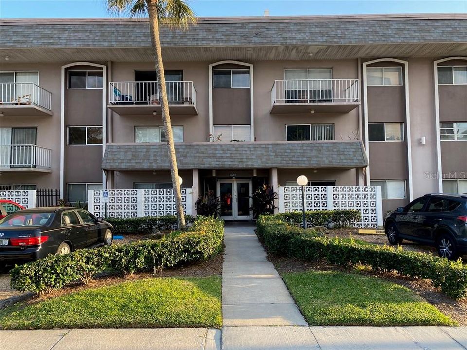 Recently Sold: $115,000 (1 beds, 1 baths, 667 Square Feet)