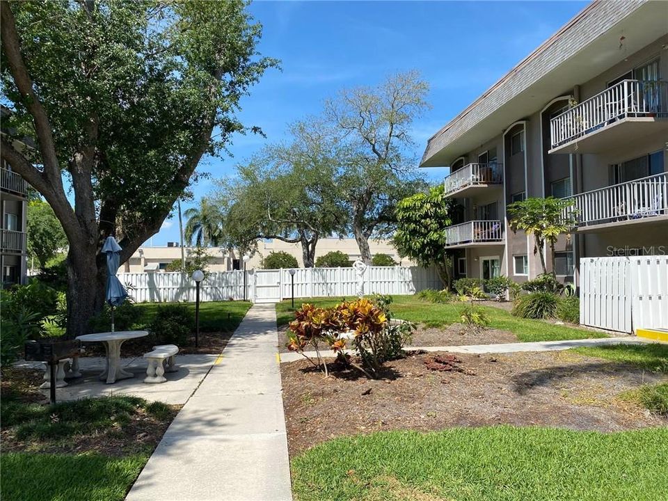 Recently Sold: $115,000 (1 beds, 1 baths, 667 Square Feet)