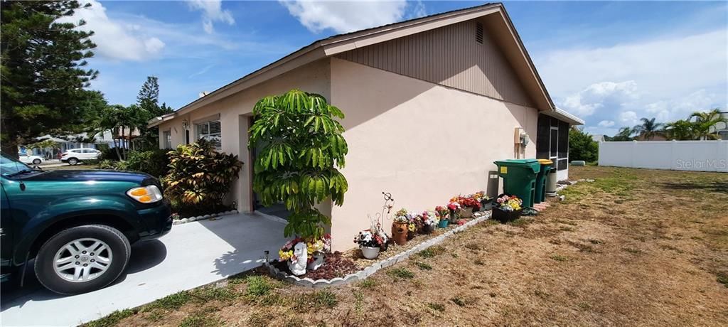 Recently Rented: $1,200 (2 beds, 2 baths, 1000 Square Feet)