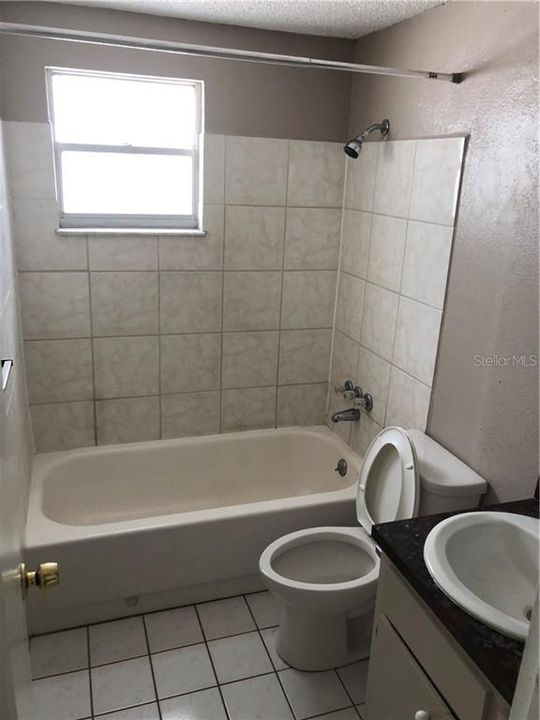 Recently Rented: $1,000 (2 beds, 1 baths, 975 Square Feet)