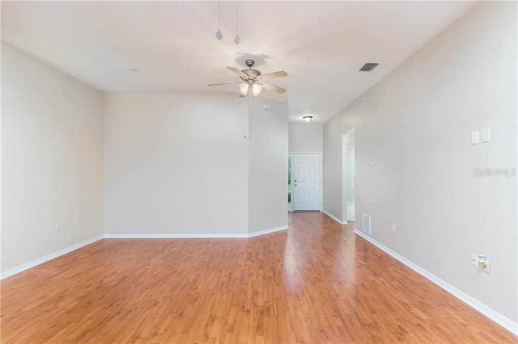 Recently Sold: $195,000 (2 beds, 2 baths, 1290 Square Feet)