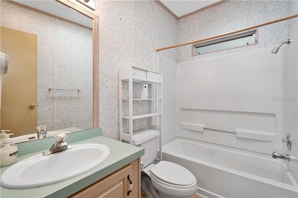 最近售出: $149,000 (3 贝兹, 4 浴室, 2350 平方英尺)