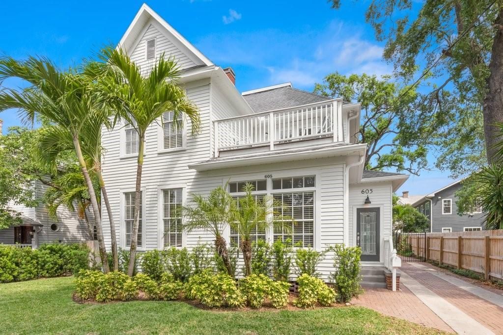 Recently Sold: $1,195,000 (5 beds, 5 baths, 3016 Square Feet)