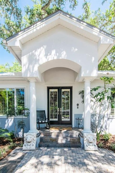 Recently Sold: $945,000 (3 beds, 2 baths, 2749 Square Feet)