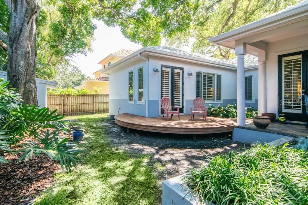 Recently Sold: $945,000 (3 beds, 2 baths, 2749 Square Feet)